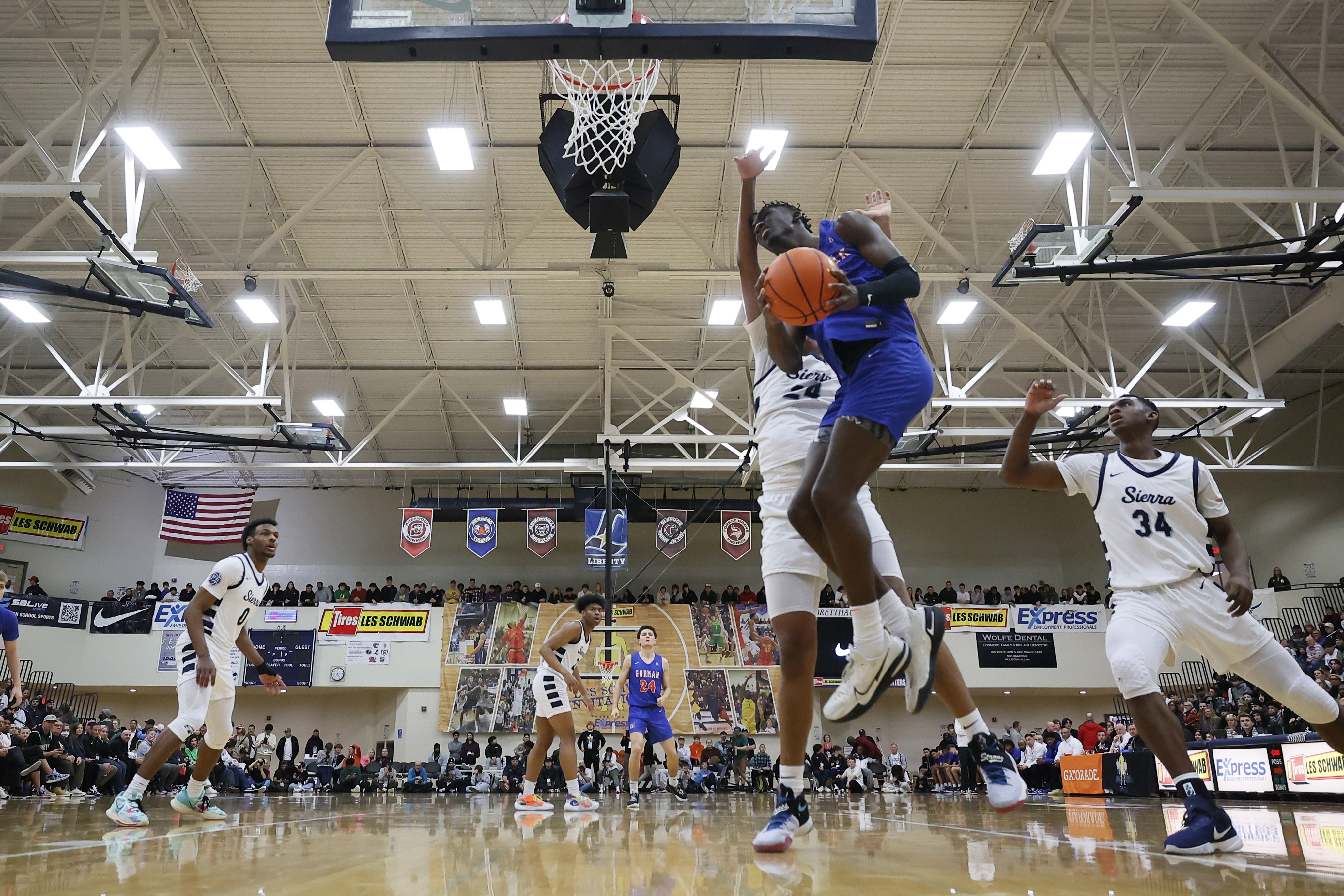 Sierra Canyon Bishop Gorman Les Schwab Invitational Soobum Im 88